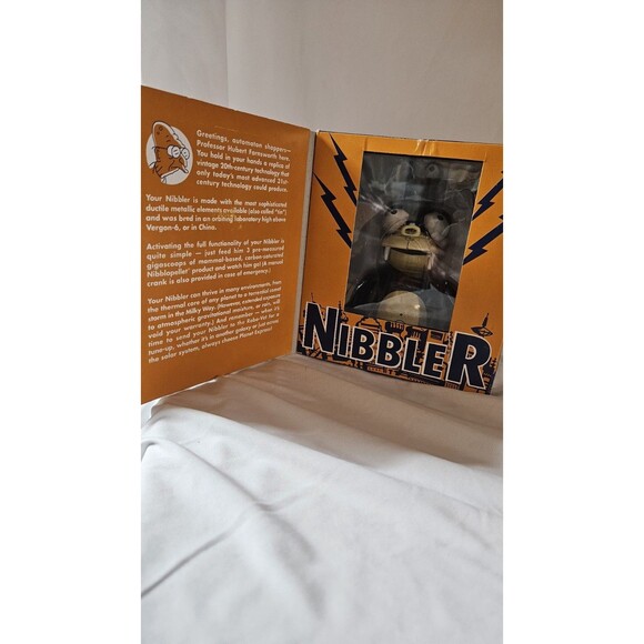Futurama Nibbler Wind UP Action Figure Vintage - NEW IN BOX - Picture 11 of 11